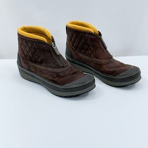 Clarks Muckers Waterproof Ankle Boots Womens 8 Brown Suede Leather Quilted Zip